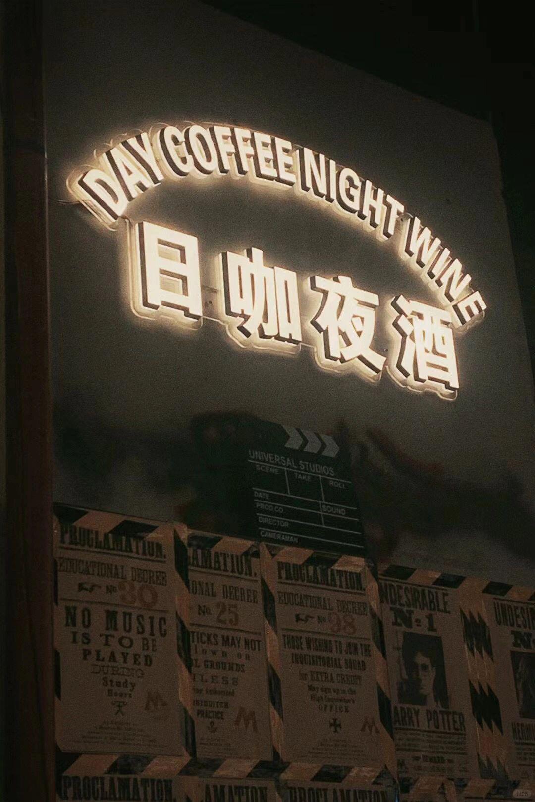 DƬ